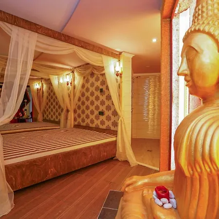 Club Hotel 3*